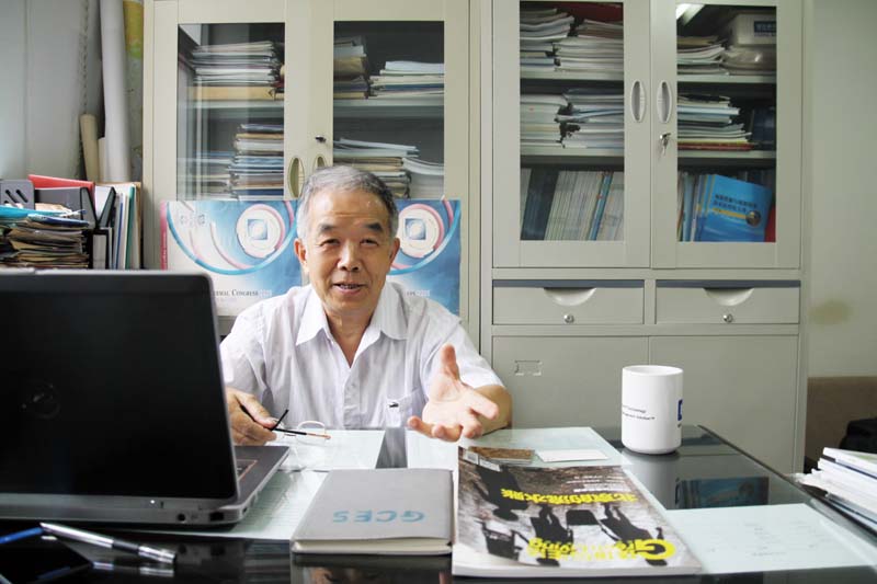 鄭克棪：我國應(yīng)充分開發(fā)利用地熱能源