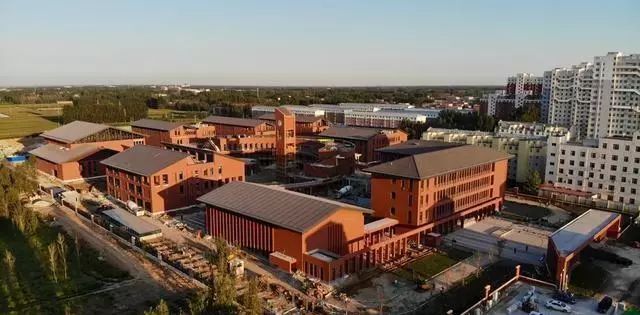 河北省首個(gè)綠色建筑三星級(jí)中學(xué)竣工：歷時(shí)僅9個(gè)月