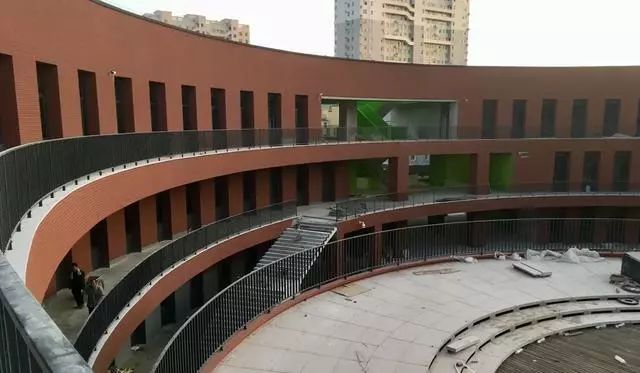 河北省首個(gè)綠色建筑三星級(jí)中學(xué)竣工：歷時(shí)僅9個(gè)月