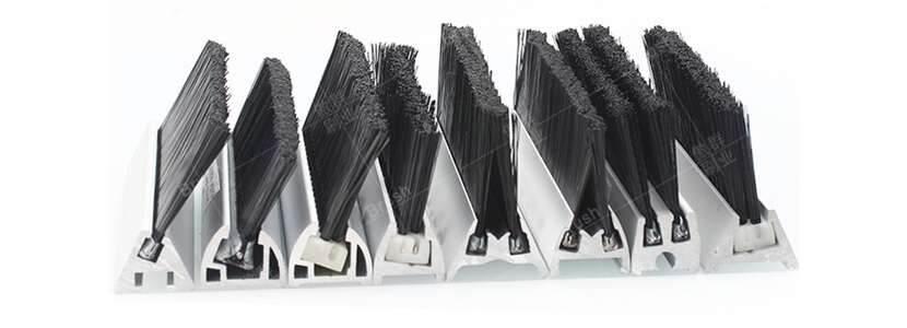 扶梯毛刷EN-115安裝標(biāo)準(zhǔn)，你還記得嗎？【傲群刷業(yè)】